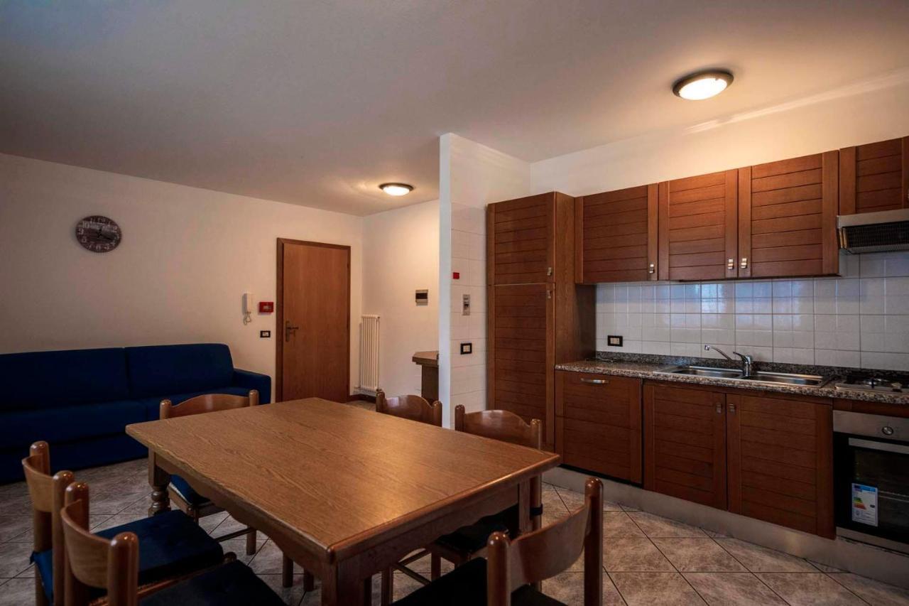 Monroc Apartments Commezzadura Bagian luar foto